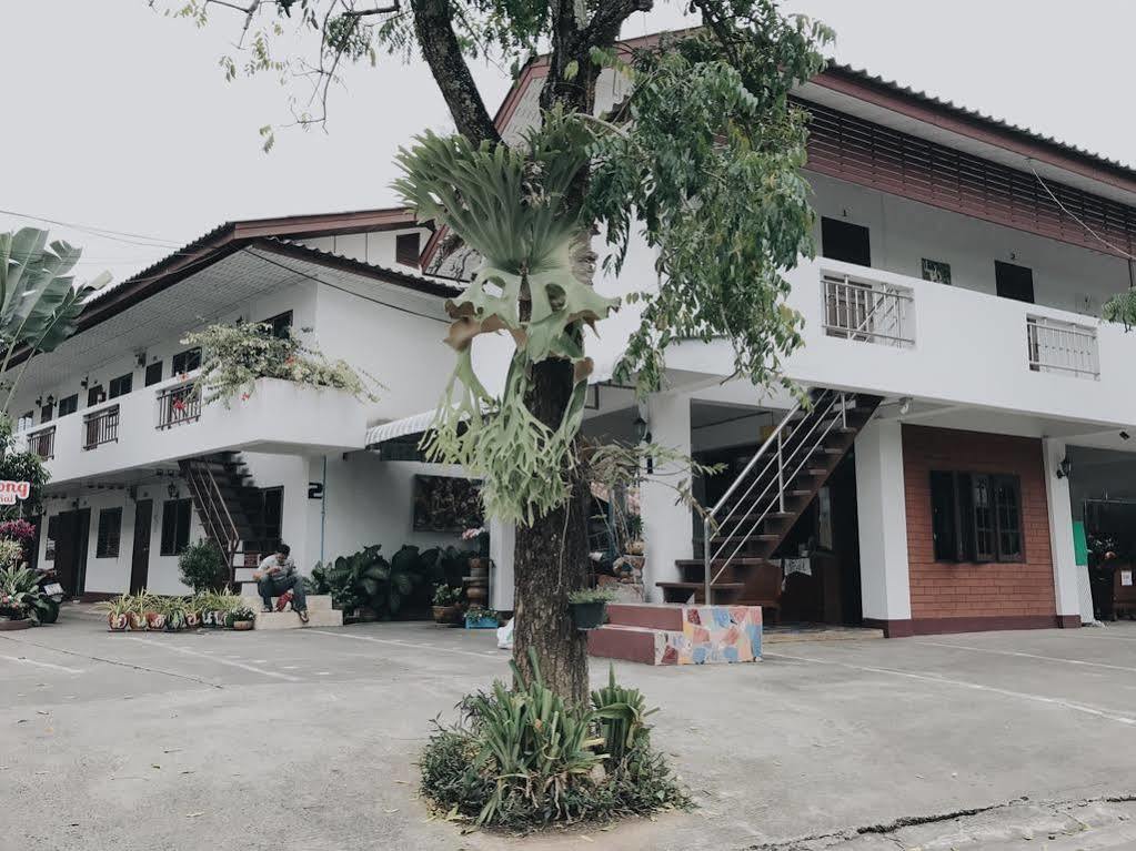 Baan Nukanong Guesthouse Chiang Rai Exterior foto