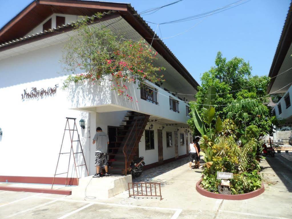 Baan Nukanong Guesthouse Chiang Rai Exterior foto